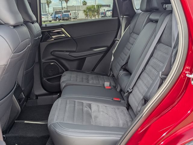 New 2026 Mitsubishi Outlander AWD image 25