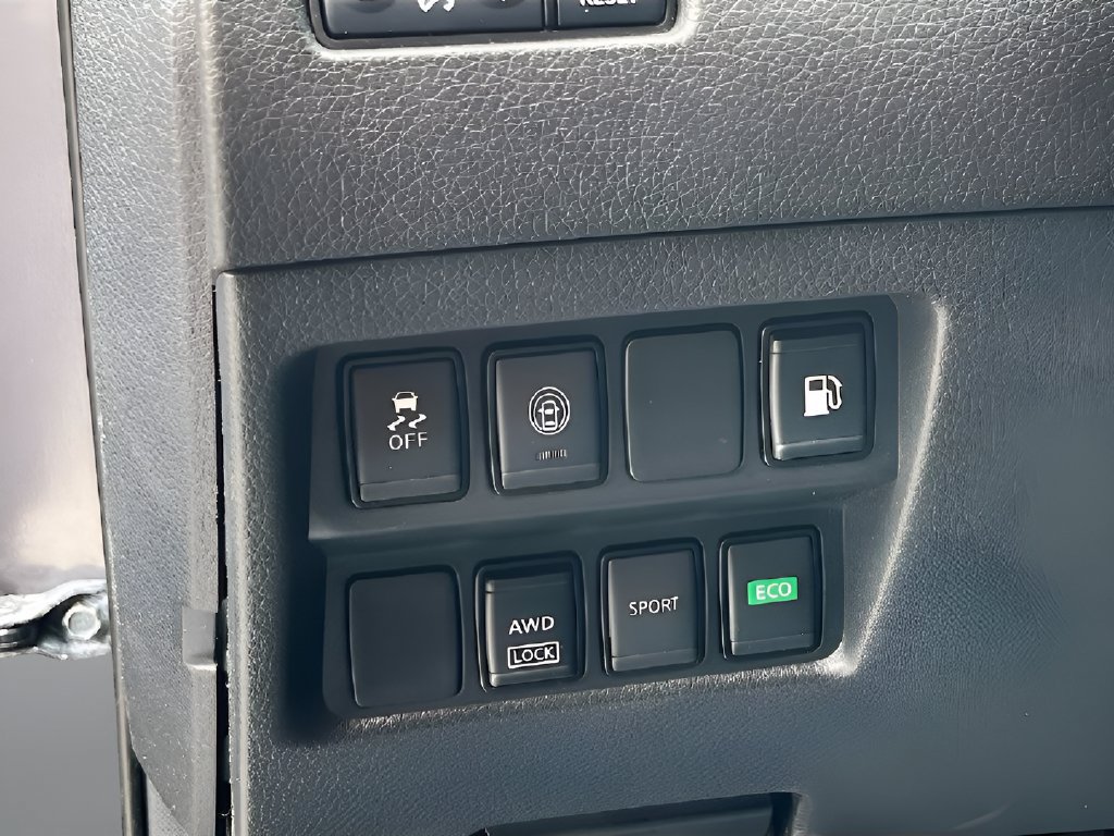 Used 2019 Nissan Rogue S w/ Special Edition Package AWD/4WD image 10