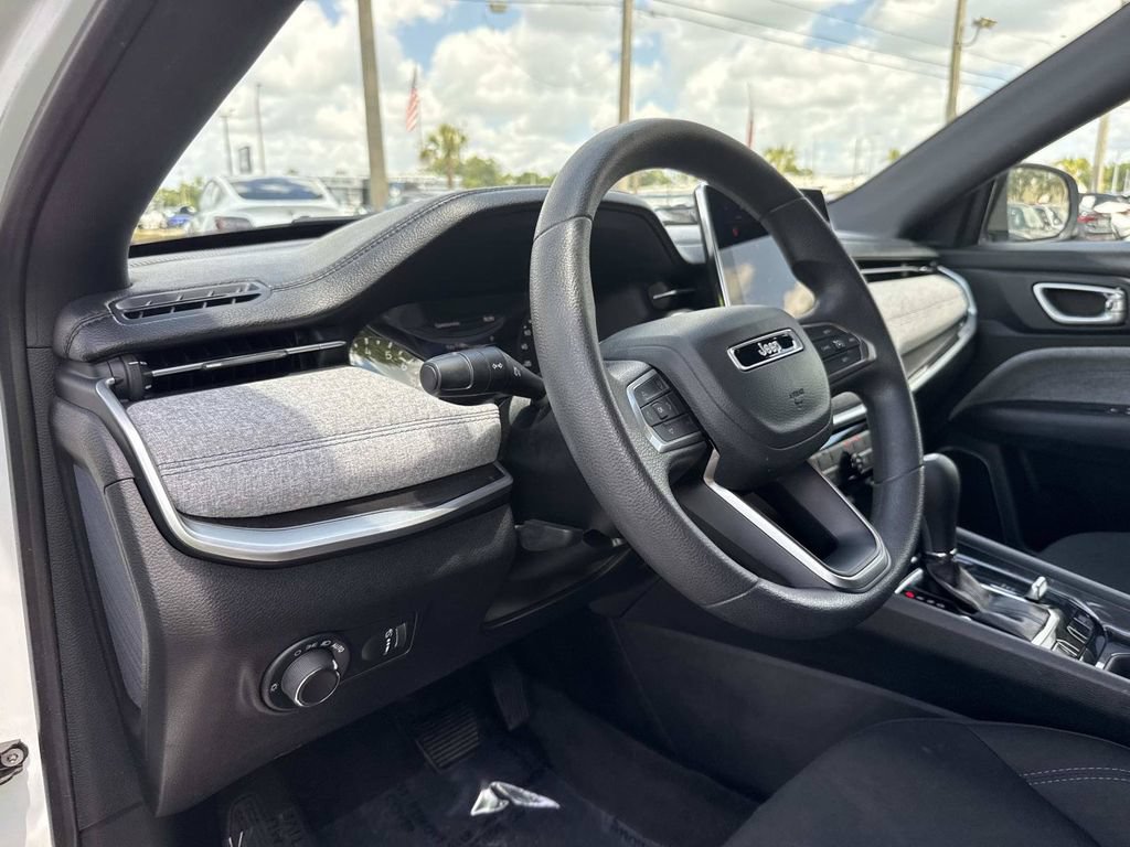 Used 2023 Jeep Compass Sport AWD/4WD image 20