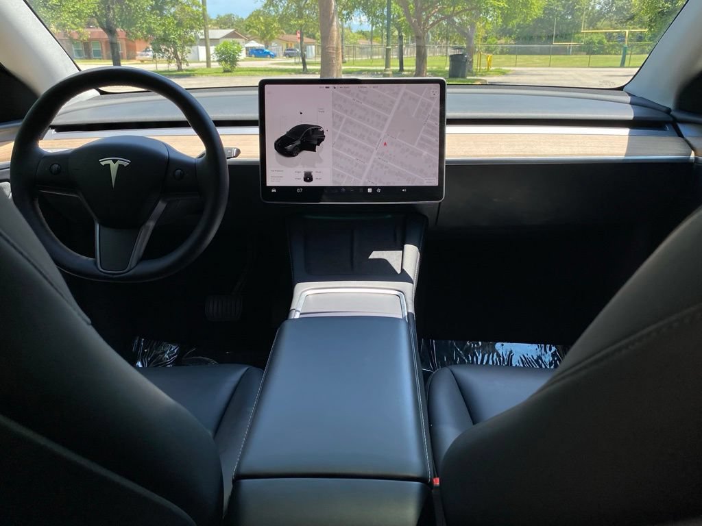 Used 2025 Tesla Model Y Long Range AWD/4WD image 5