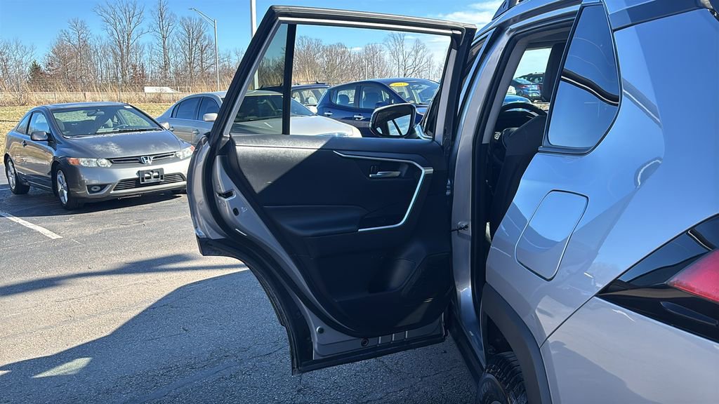 Used 2022 Toyota RAV4 XLE w/ Convenience Package AWD/4WD image 28