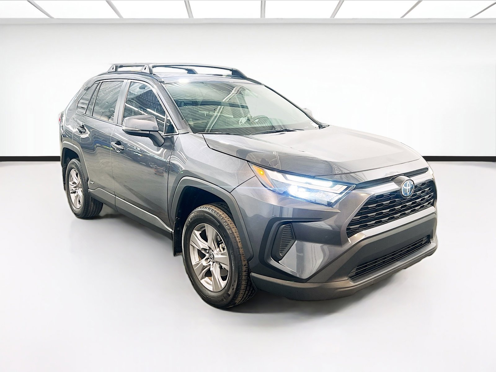 Used 2024 Toyota RAV4 XLE w/ Convenience Package image 3