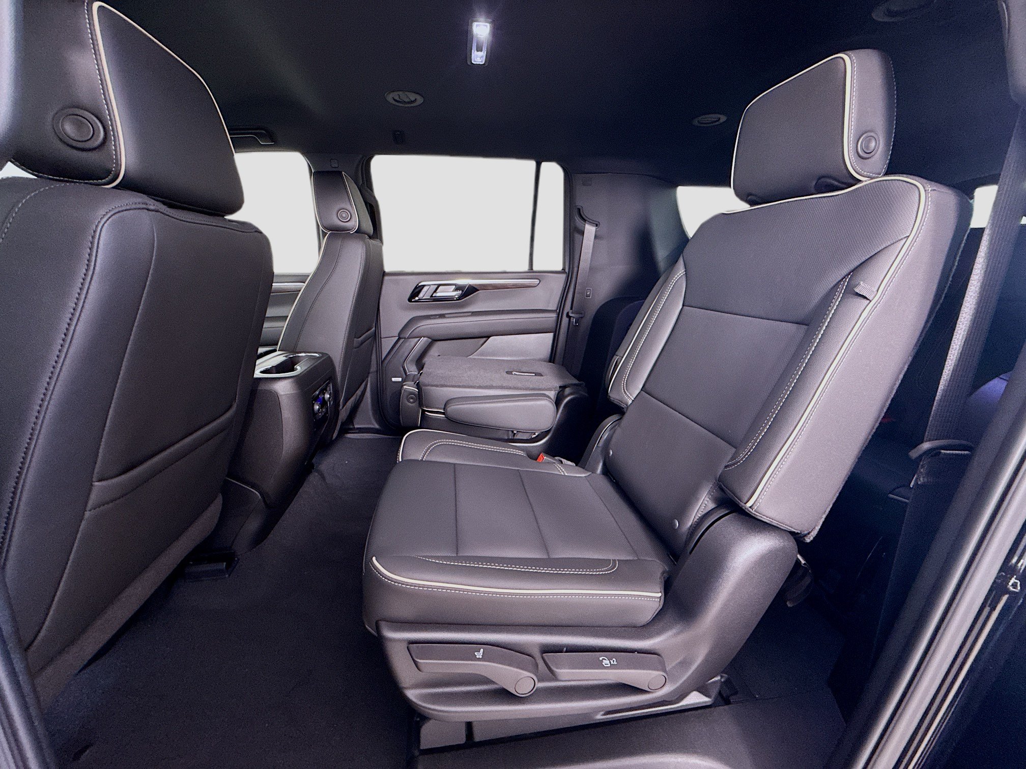 New 2026 Chevrolet Suburban Premier RWD image 27