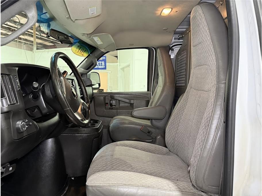 Used 2017 Chevrolet Express 2500 image 12