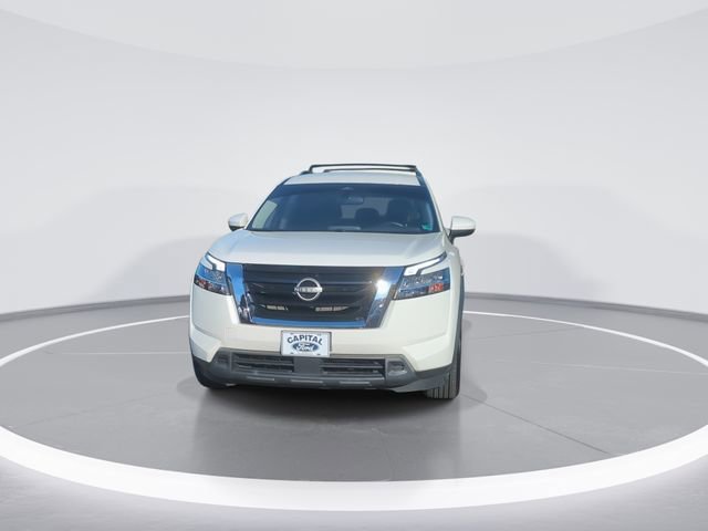 Used 2022 Nissan Pathfinder SV AWD/4WD image 3