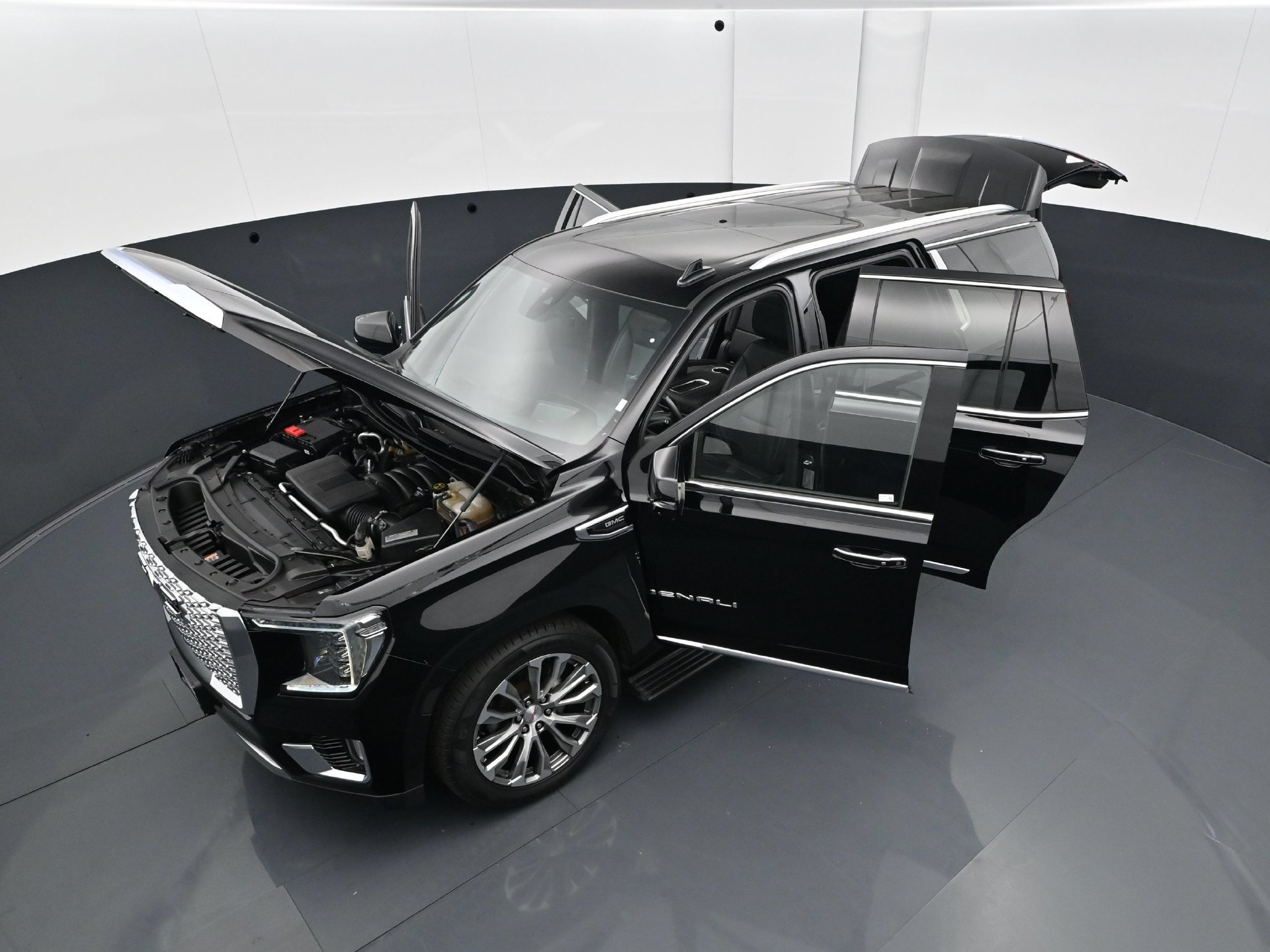 Used 2021 GMC Yukon Denali w/ Denali Ultimate Package AWD/4WD image 40