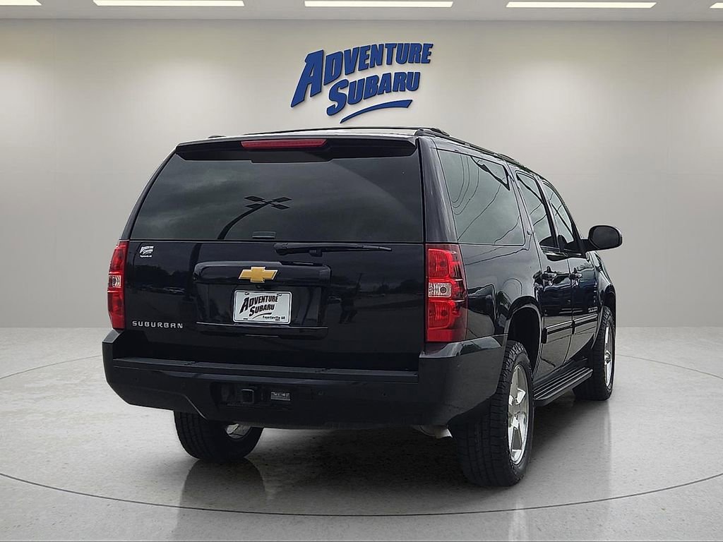 Used 2014 Chevrolet Suburban LT image 6