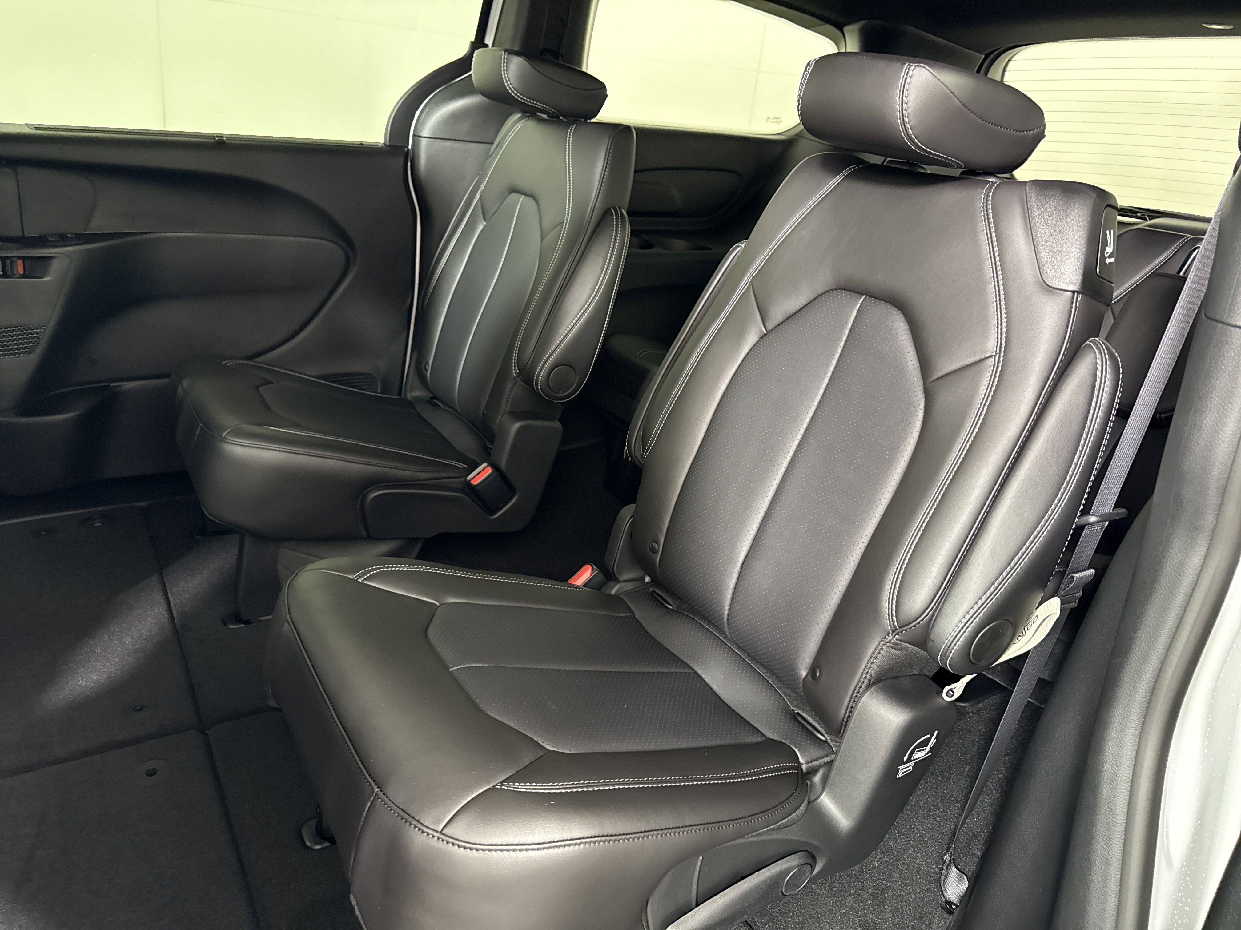 New 2026 Chrysler Voyager LX image 13