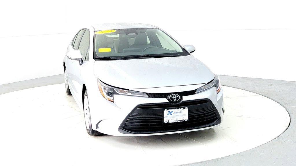 Used 2024 Toyota Corolla LE FWD image 8