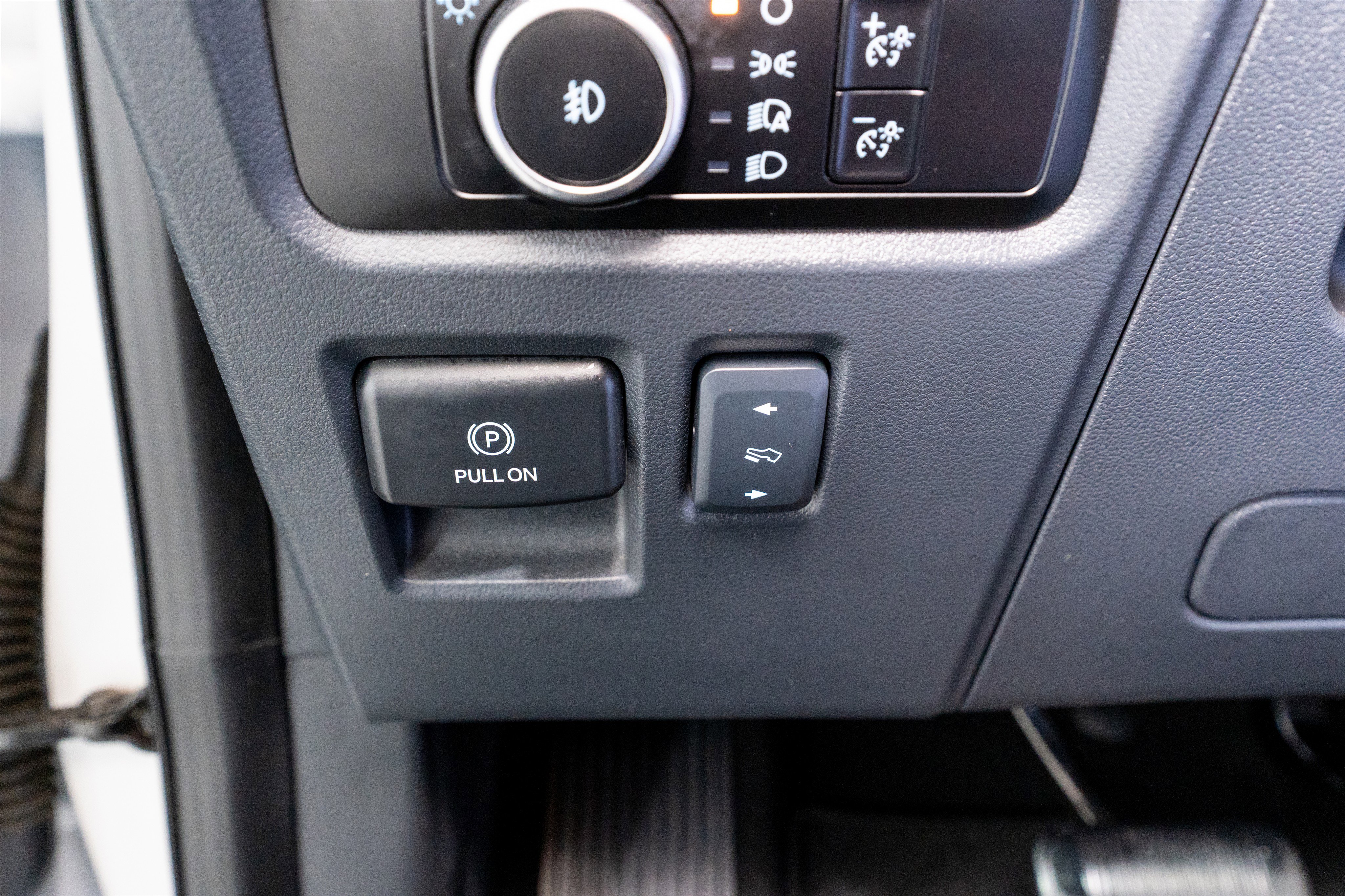 Used 2024 Ford Expedition Limited image 33