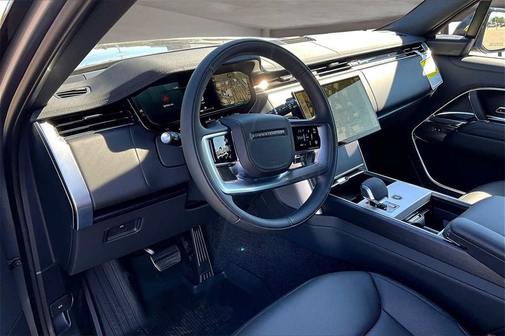 New 2025 Land Rover Range Rover Long Wheelbase SE image 6