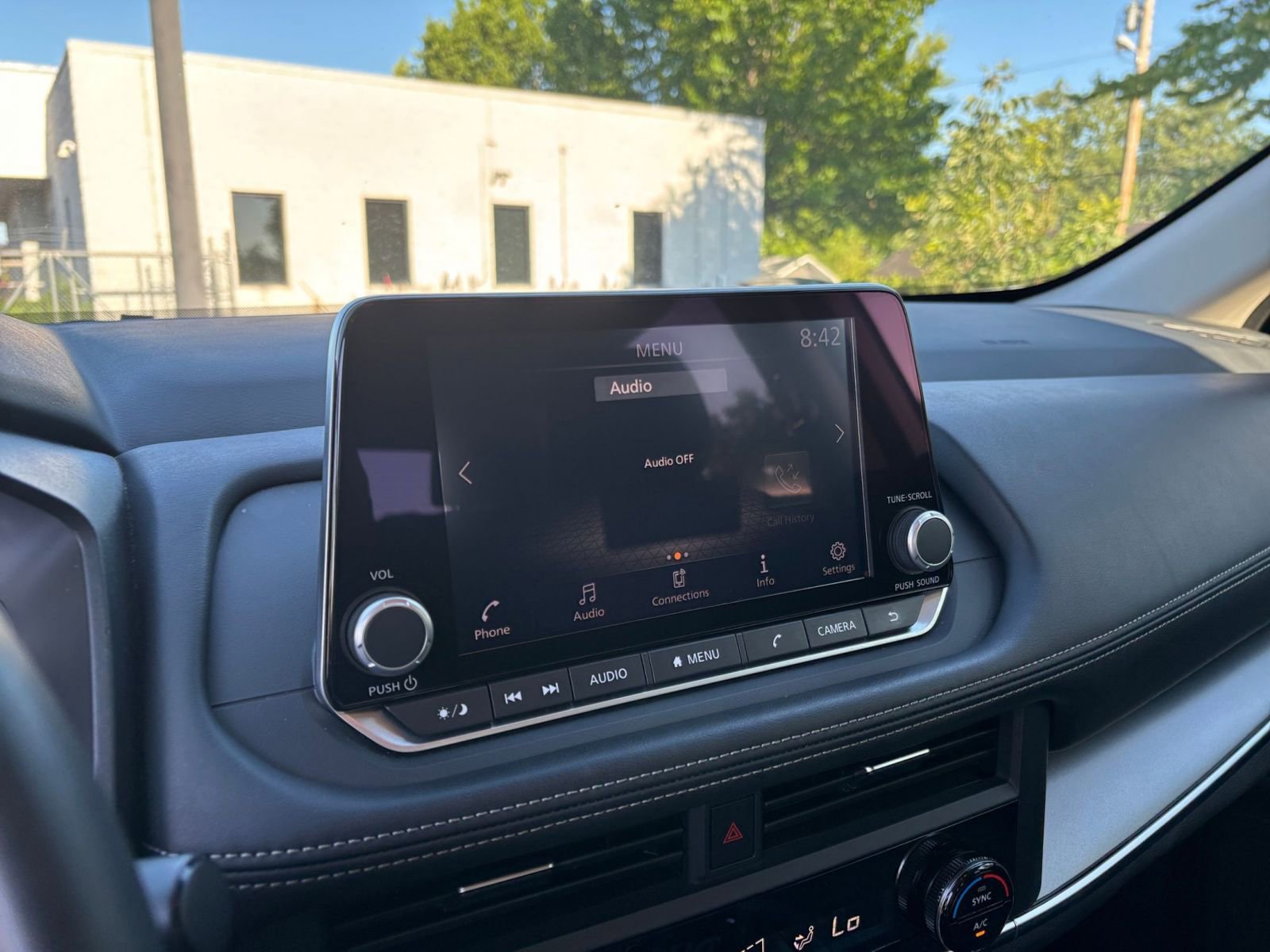 Used 2025 Nissan Rogue SV FWD image 20