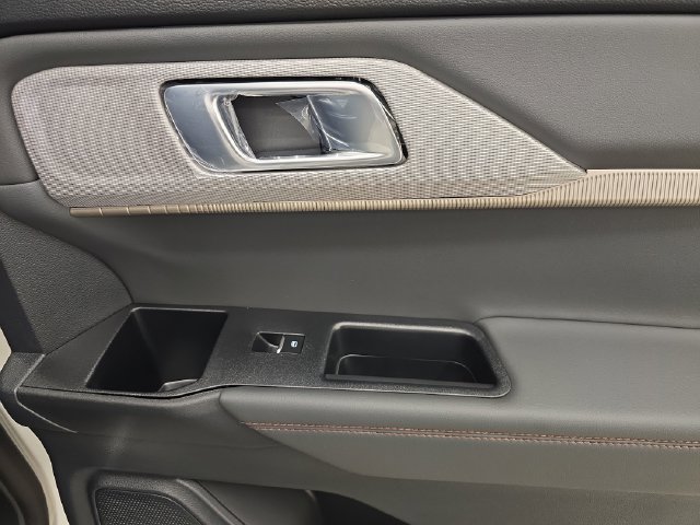 New 2026 Ford Explorer Active AWD/4WD image 16