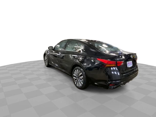 Used 2024 Nissan Altima 2.5 SV image 8