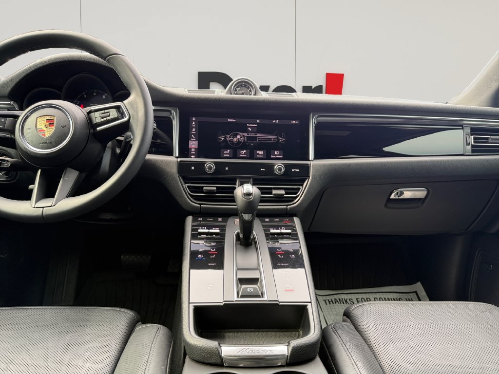 Used 2024 Porsche Macan AWD/4WD image 12