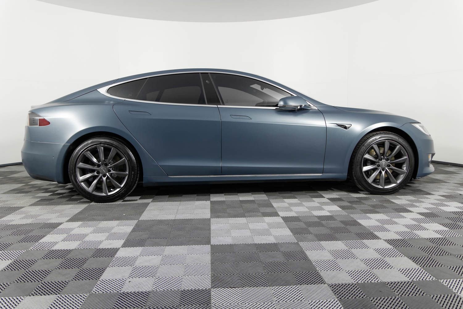 Used 2020 Tesla Model S Long Range image 9