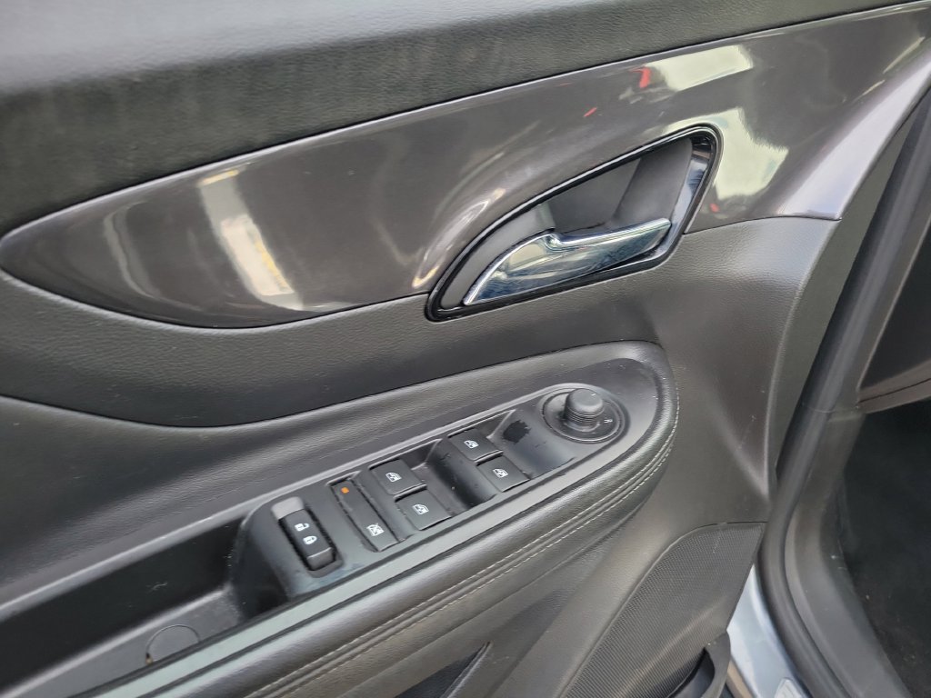 Used 2019 Buick Encore Sport Touring AWD/4WD image 21