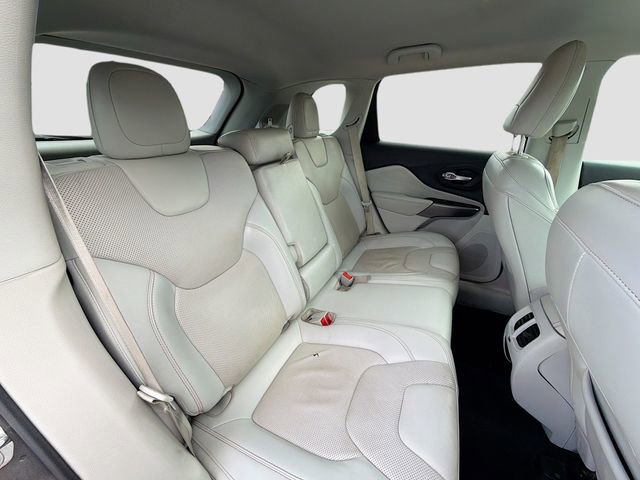 Used 2020 Jeep Cherokee Limited image 22