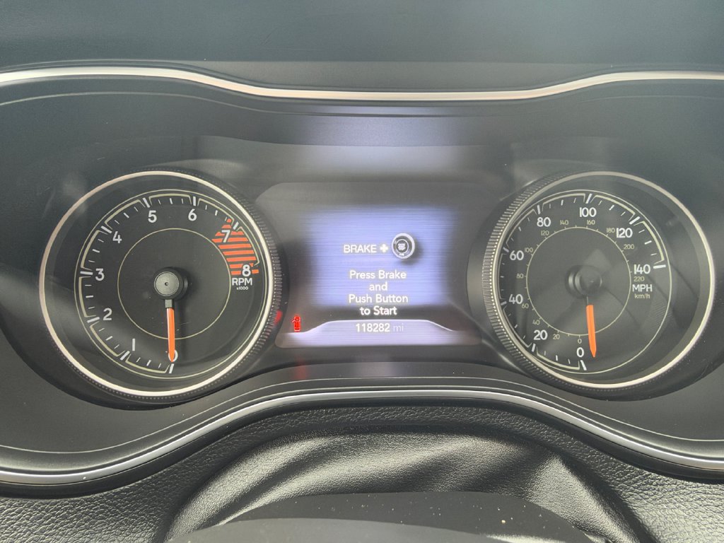 Used 2019 Jeep Cherokee Limited AWD/4WD image 12