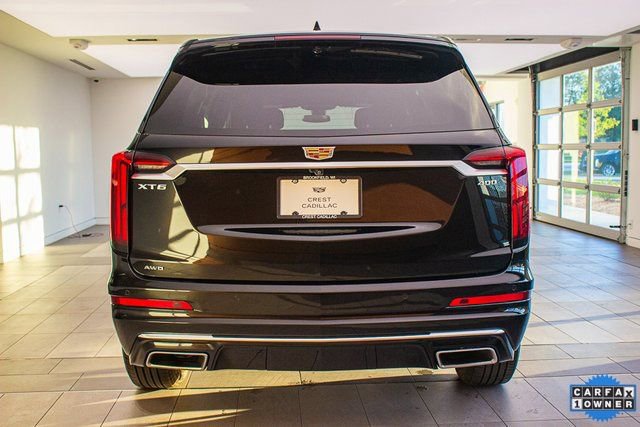 Used 2025 Cadillac XT6 Premium Luxury image 7