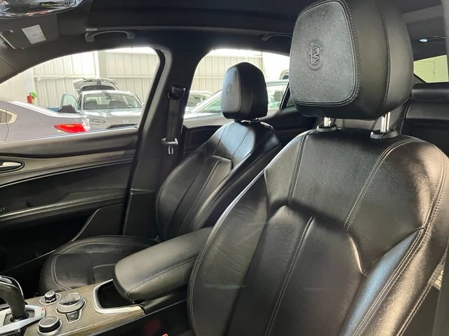 Used 2022 Alfa Romeo Stelvio Ti AWD/4WD image 23