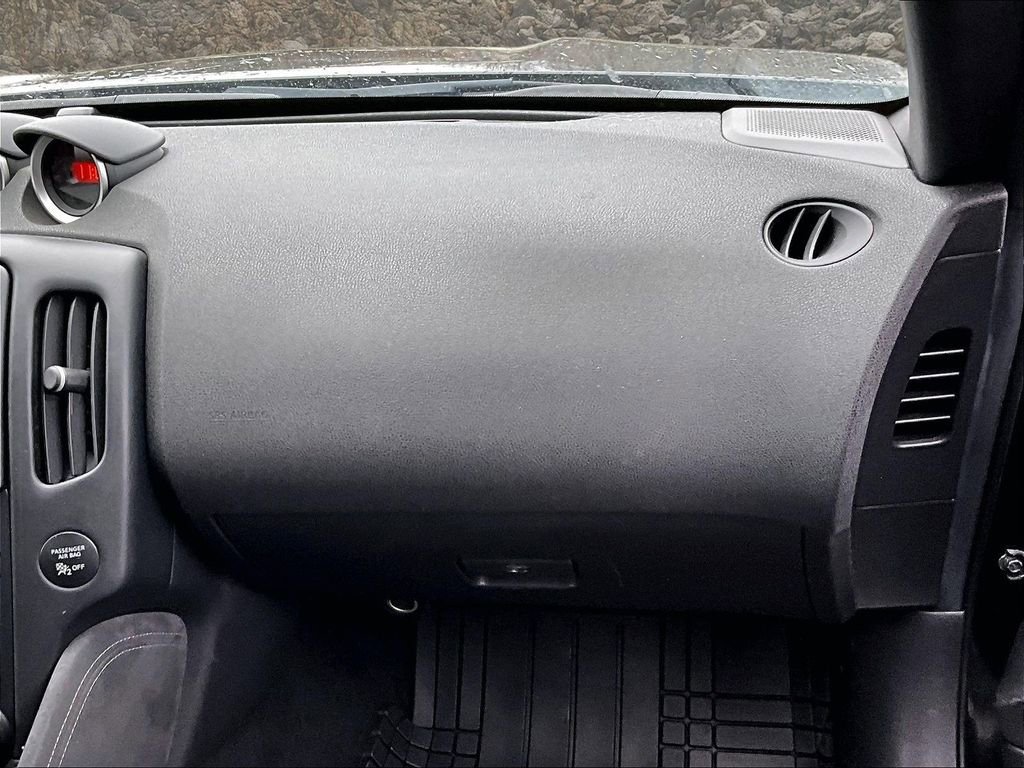 Used 2014 Nissan 370Z Touring w/ Sport Package image 14