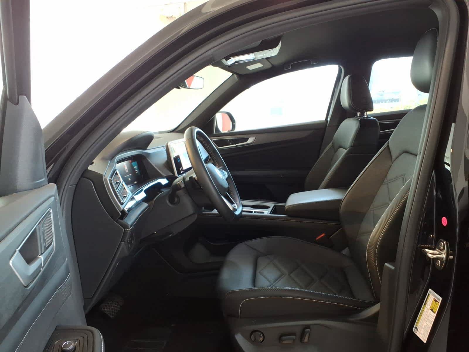 Used 2024 Volkswagen Atlas Cross Sport SE FWD image 14