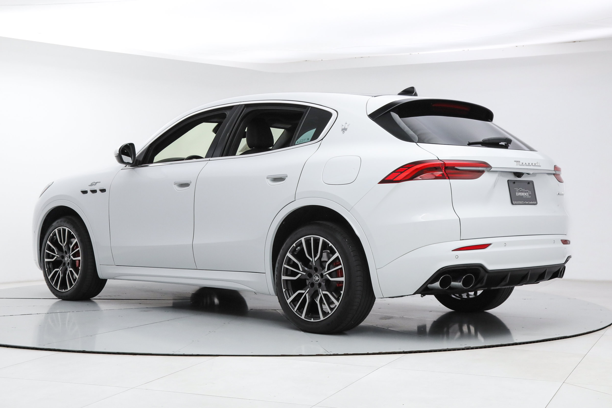 Used 2023 Maserati Grecale GT AWD/4WD image 3