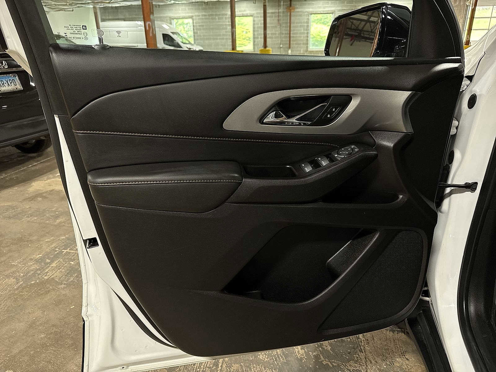 Used 2020 Chevrolet Traverse LS AWD/4WD image 28