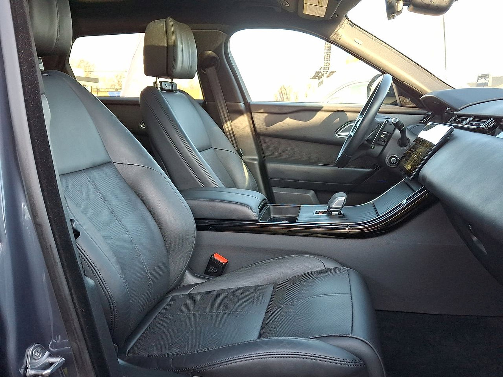 Used 2024 Land Rover Range Rover Velar Dynamic HSE image 29