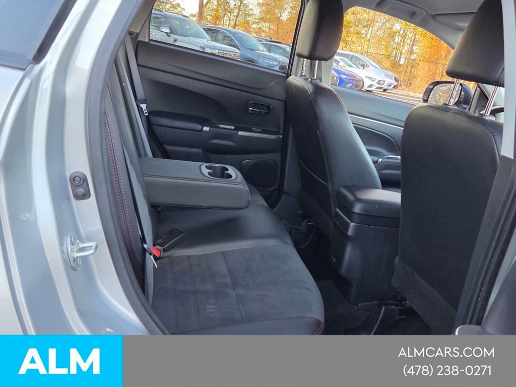 Used 2024 Mitsubishi Outlander Sport SE image 18