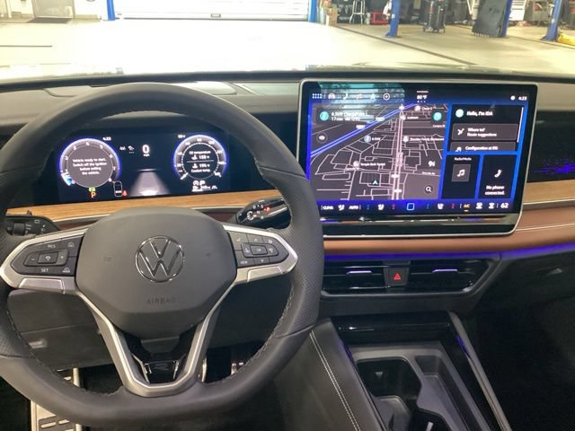 Used 2025 Volkswagen Tiguan SEL R-Line AWD/4WD image 7