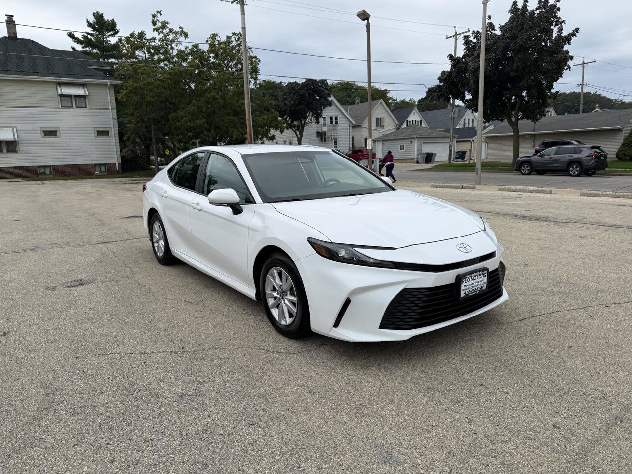 Used 2025 Toyota Camry LE FWD image 1