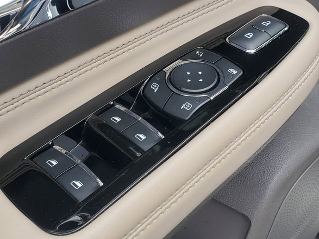 Used 2024 Lincoln Corsair AWD w/ Equipment Group 101A image 9