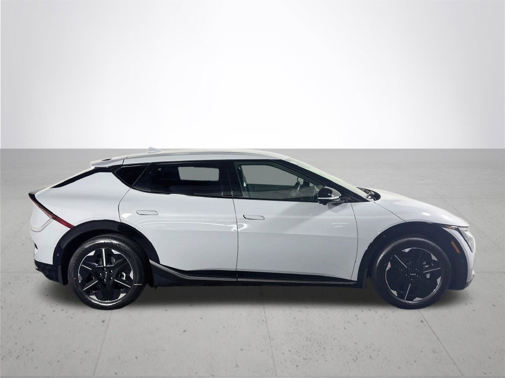 New 2026 Kia EV6 Wind RWD image 5