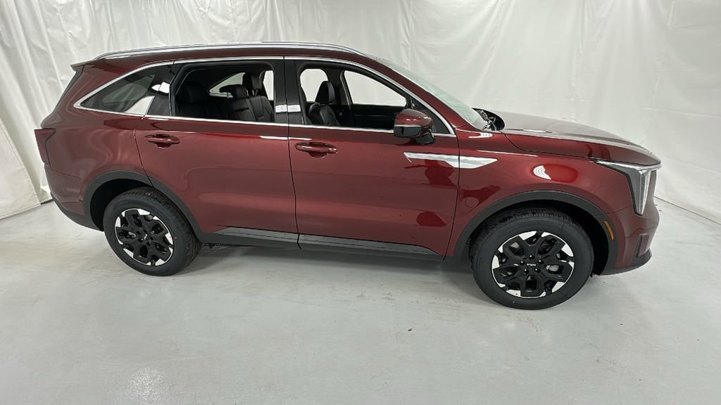 New 2025 Kia Sorento S image 2