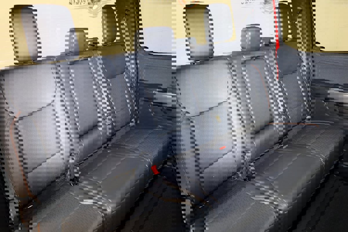 Used 2025 Ford F350 Lariat w/ Chrome Package image 43