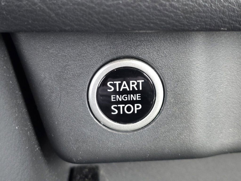 Used 2023 Nissan Rogue S AWD/4WD image 27