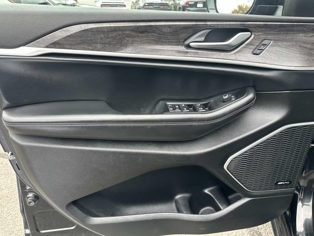 Used 2022 Jeep Grand Cherokee Limited AWD/4WD image 18