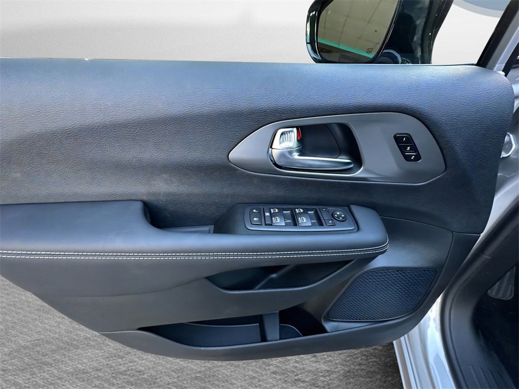 New 2026 Chrysler Pacifica Select image 20