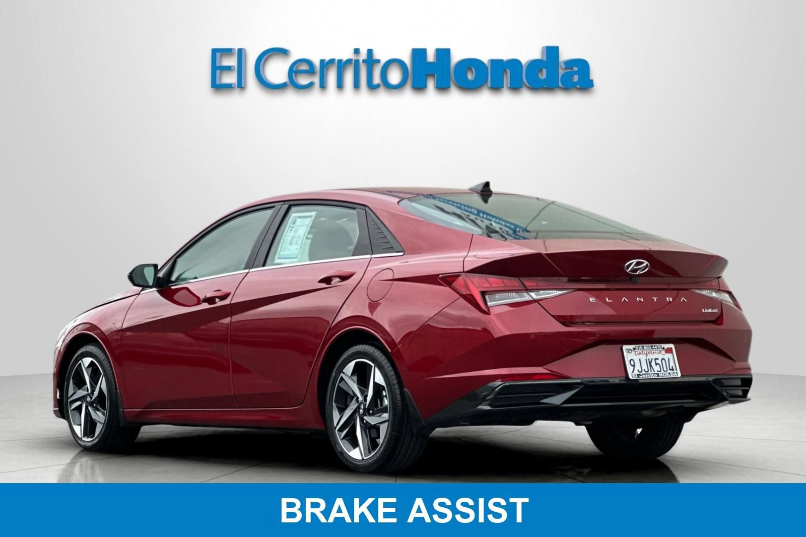 Used 2023 Hyundai Elantra Limited FWD image 5