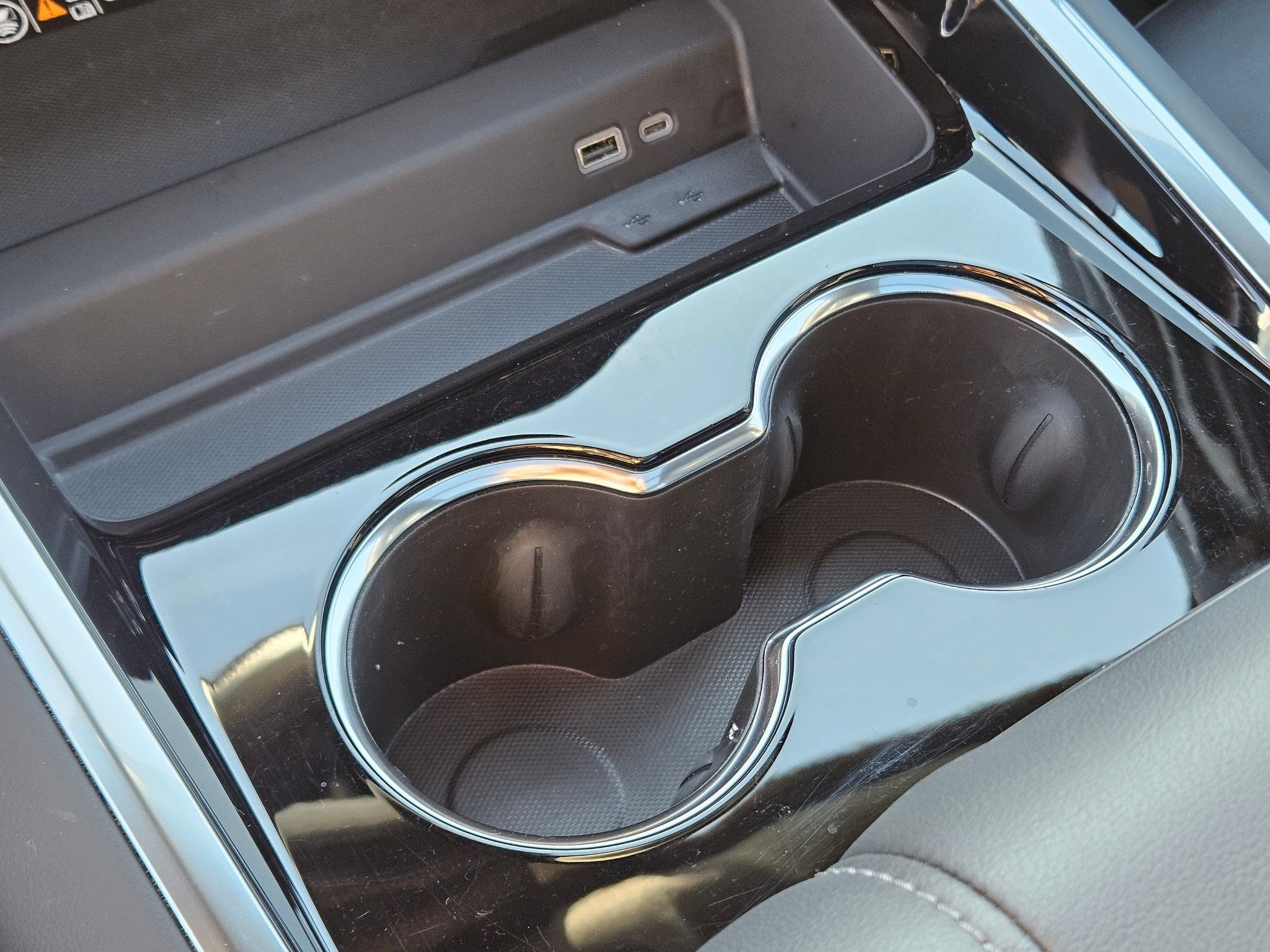 Used 2025 Chevrolet Suburban Z71 w/ Comfort Package image 26