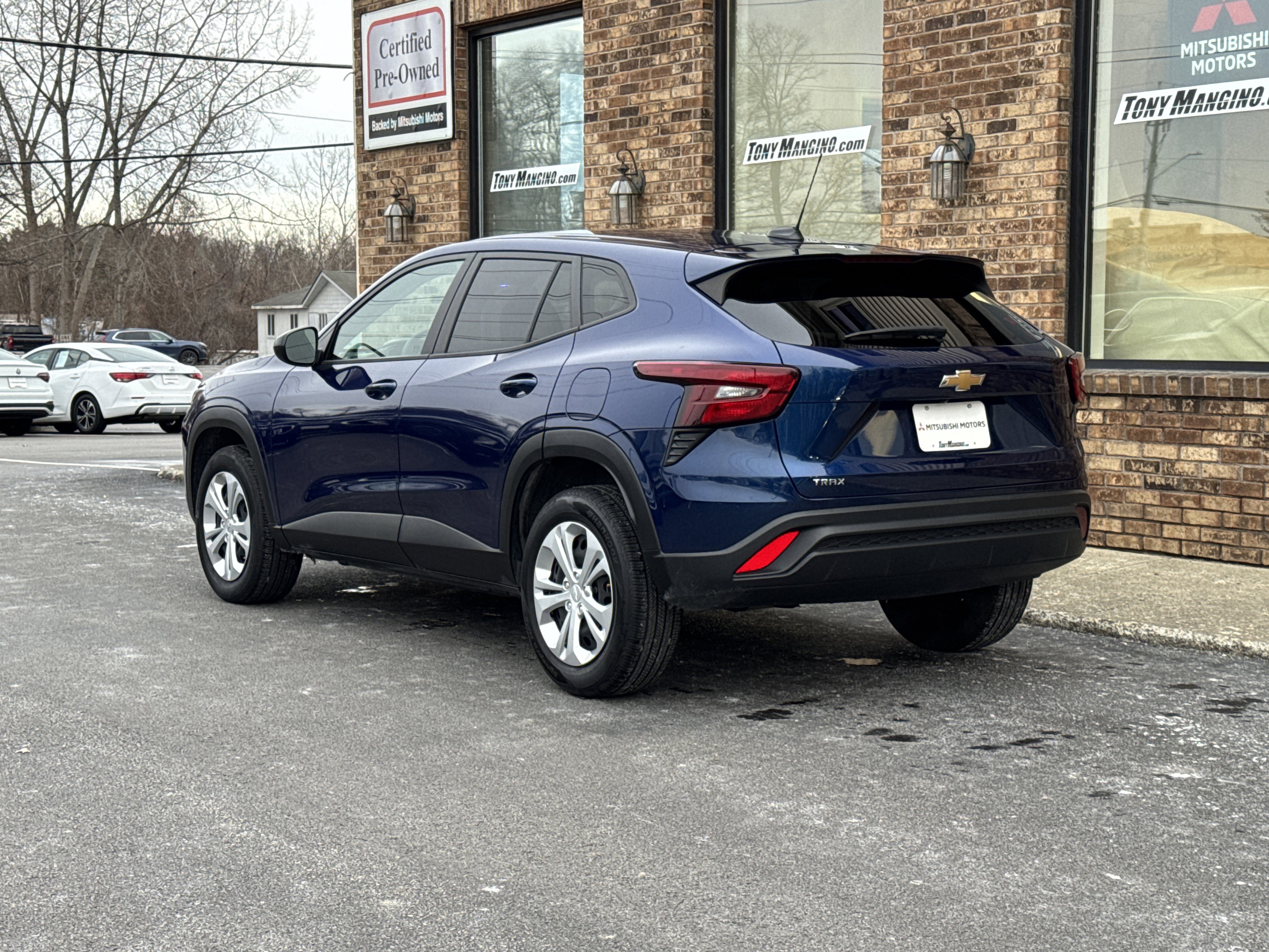 Used 2024 Chevrolet Trax LS image 3