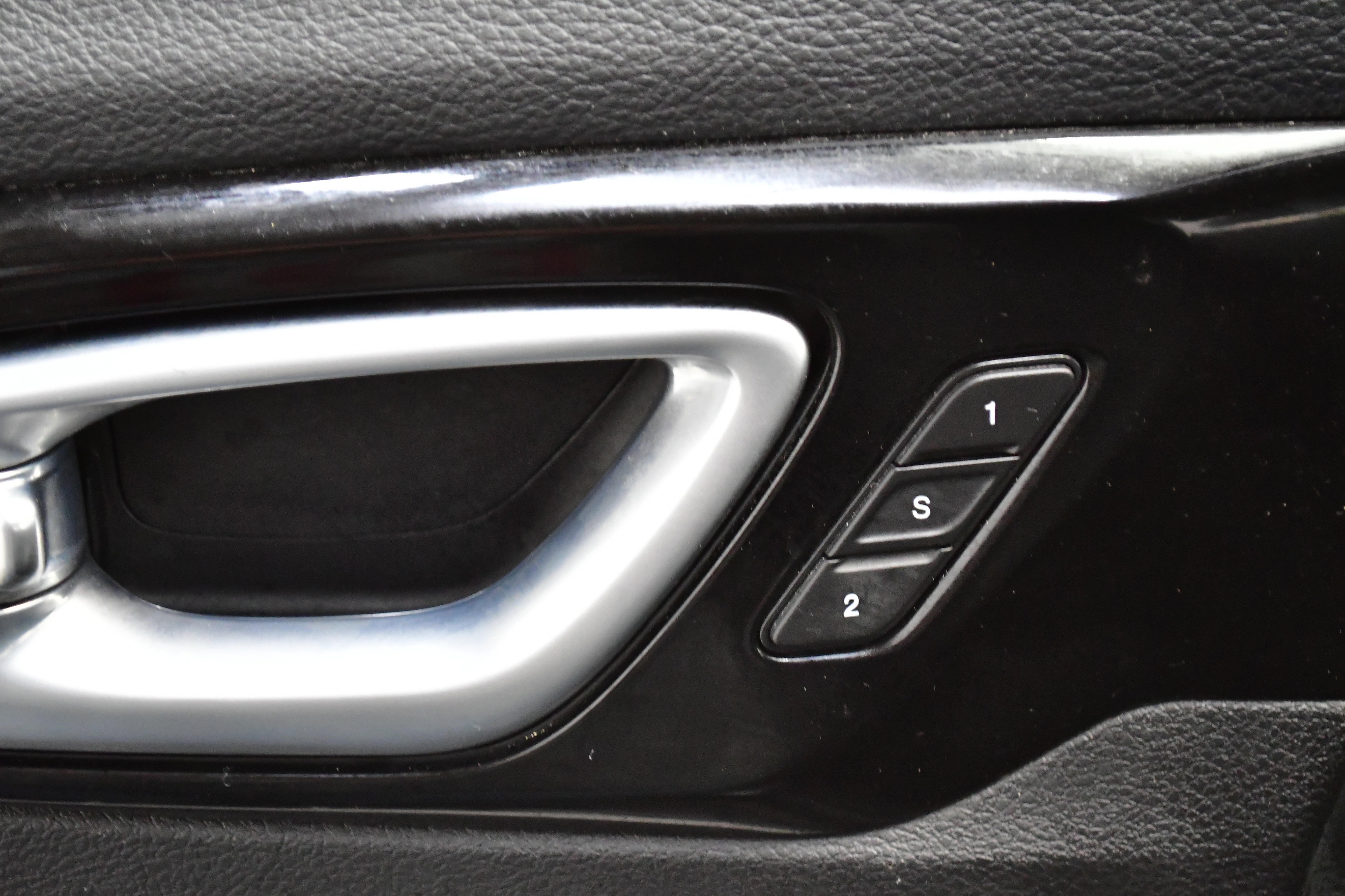 Used 2022 Jeep Compass Limited w/ Elite Group image 24