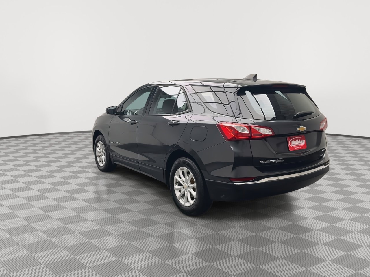 Used 2018 Chevrolet Equinox LS image 2