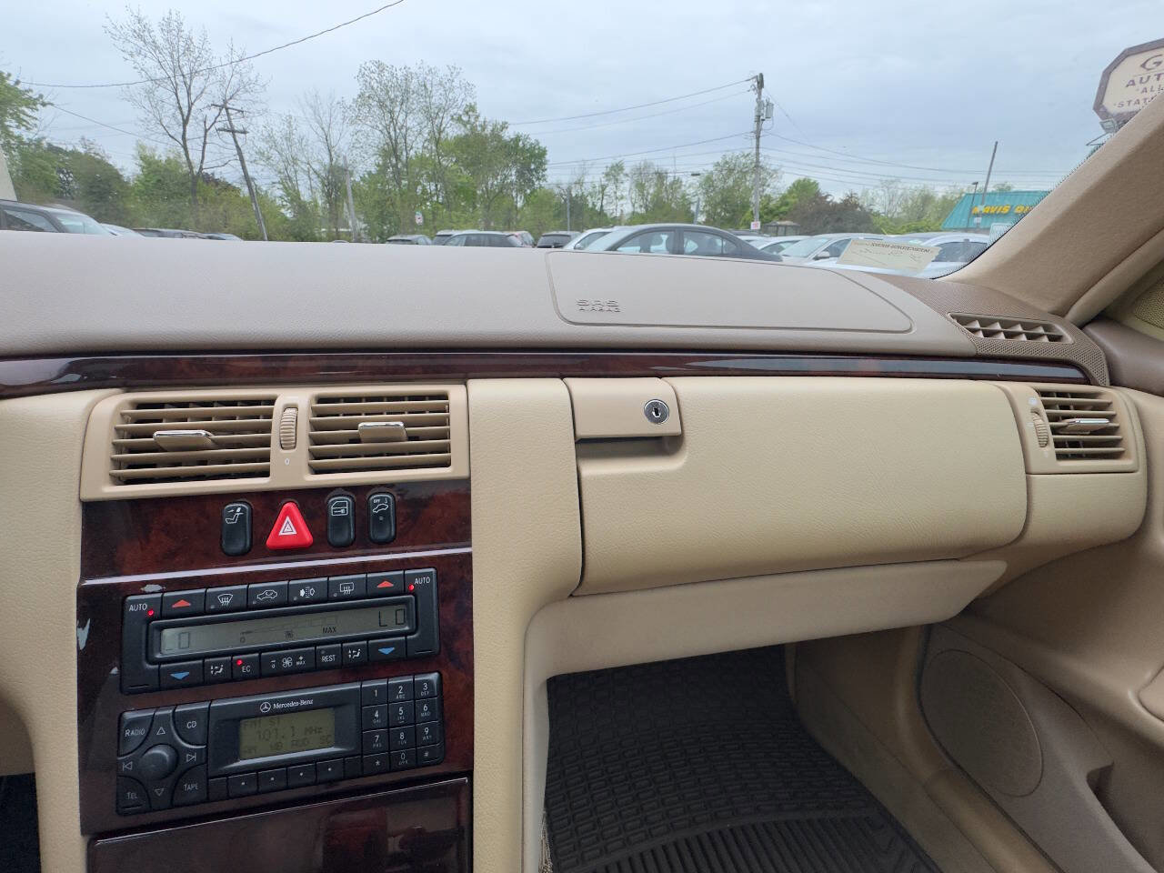 Used 2001 Mercedes-Benz E 320 Sedan image 17