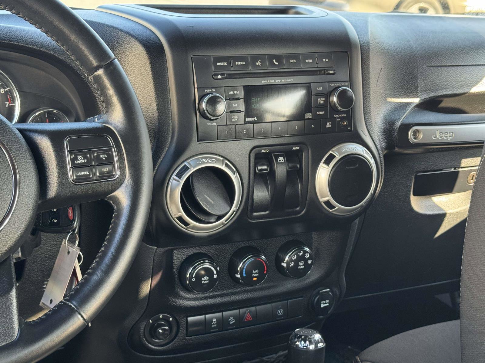 Used 2017 Jeep Wrangler Rubicon w/ Power Convenience Group image 3