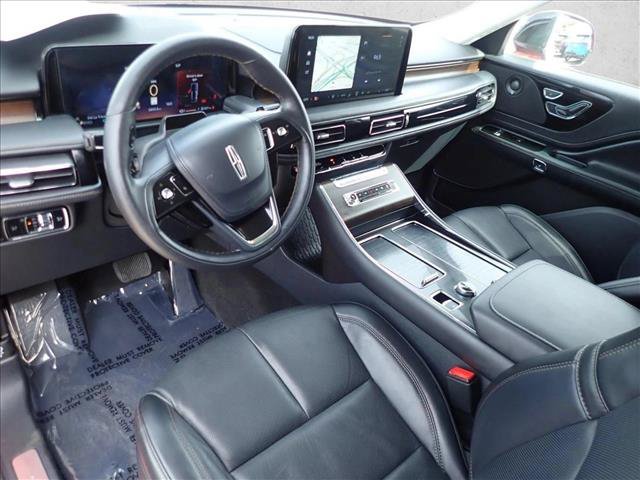 Used 2025 Lincoln Aviator Reserve w/ Illumination Package AWD/4WD image 9