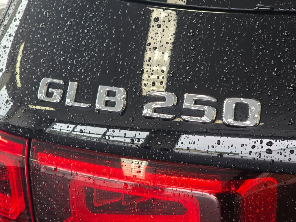 Used 2023 Mercedes-Benz GLB 250 4MATIC image 13