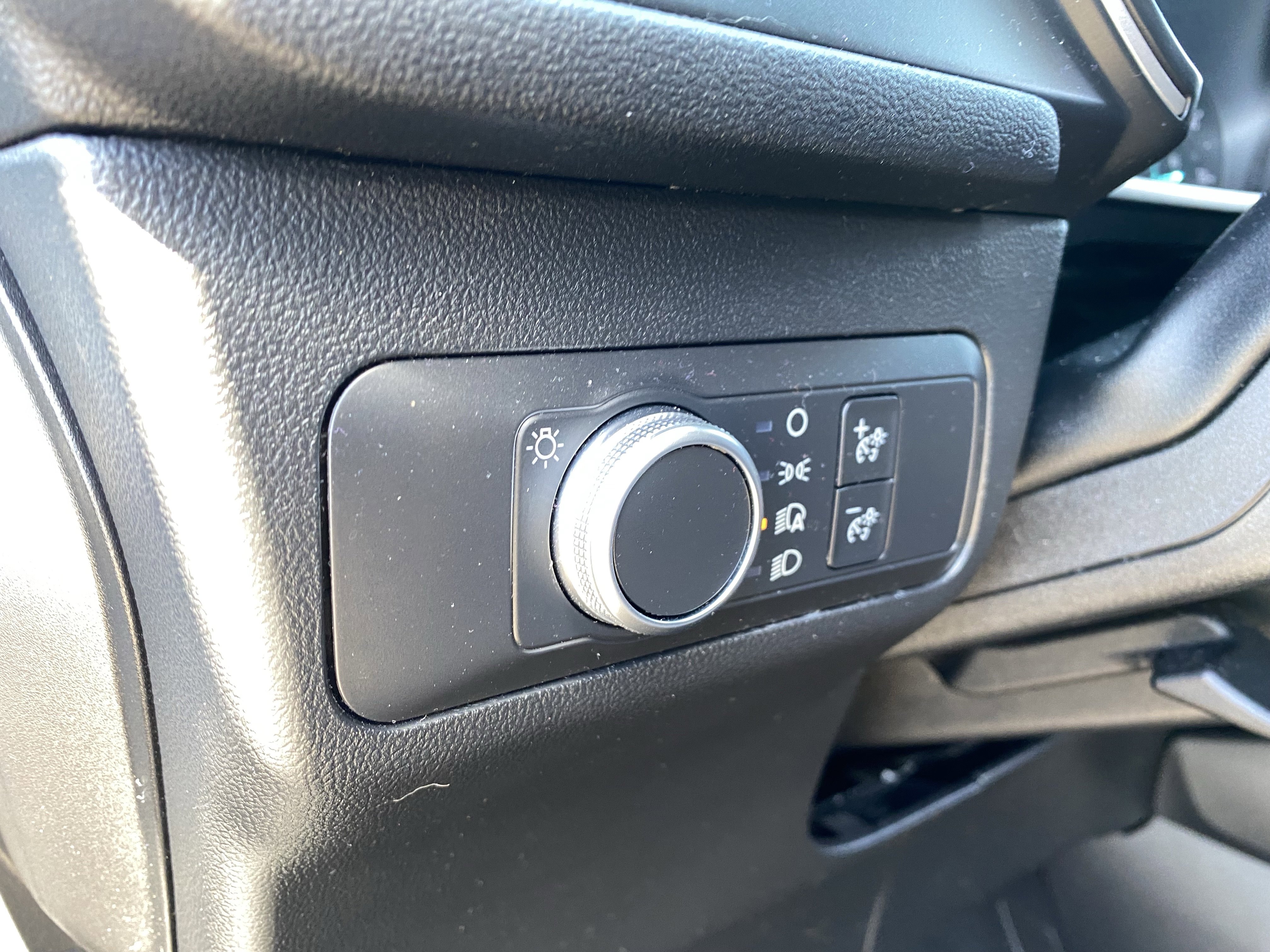 Used 2020 Ford Escape SE FWD image 20